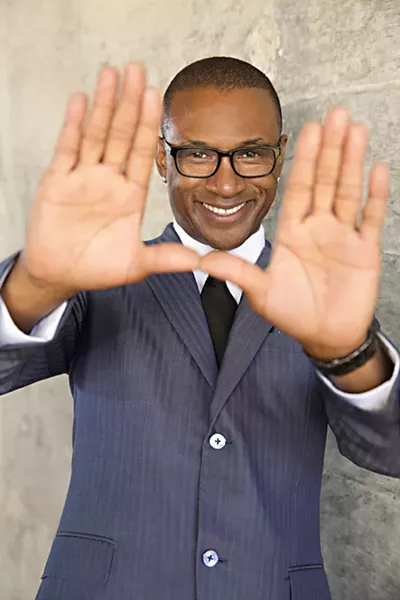TommyDavidson_ProfessionallookwHands.jpg