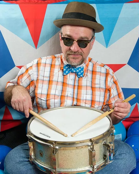 Rob "Dr. Rock" Martin (Garett Fisbeck)