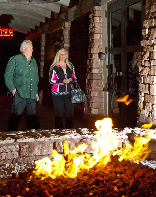 Redrock-Canyon-Grill-fire-11mh.jpg