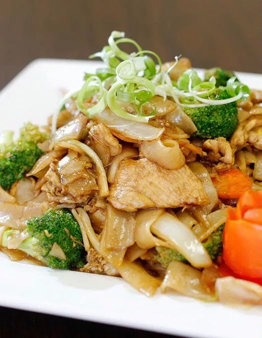 Pad see ew with chicken at Four J's Diner in Oklahoma City, Wednesday, Sept. 16, 2016. - GARETT FISBECK
