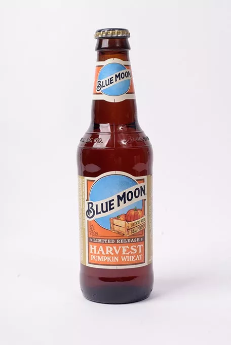 Blue Moon Harvest Pumpkin Wheat for Fall Brew Review 2017. - GARETT FISBECK