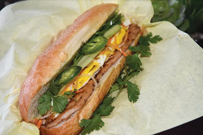 family_pho_banhmi_1_.jpg
