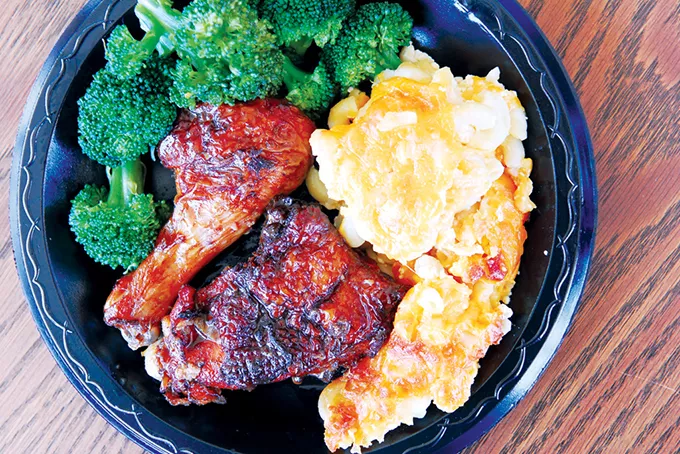 jerk_chicken_mac_n_cheese_close_up_130mh_1_.jpg
