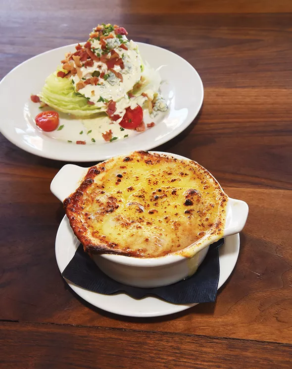 french_onion_soup_n_wedge_salad_8484mh_1.jpg