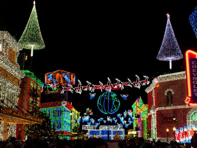 click image 25 magical shots of disneys osborne family spectacle of dancing lights holly weldon carpenter - Hollywood Studios Christmas Lights click image 25 magical shots of disneys osborne family spectacle of dancing lights holly weldon carpenter - Hollywood Studios Christmas Lights