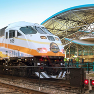 SunRail really wants you to stop taking selfies on the damn tracks