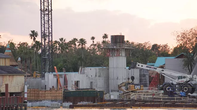 A tower similar to the one in Jurassic World's Raptor Paddocks can be seen in the middle of the coaster construction site. - IMAGE VIA BIORECONSTRUCT | TWITTER