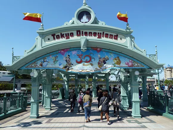 Disneyland Tokyo Japan - Disney Might Be Working To Help Tokyo Steal One Of Orlando S Biggest Claims To Fame Blogs