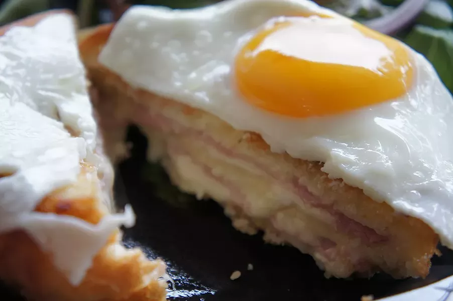 Croque-madame, Croissant Gourmet - PHOTO BY RICKY LY