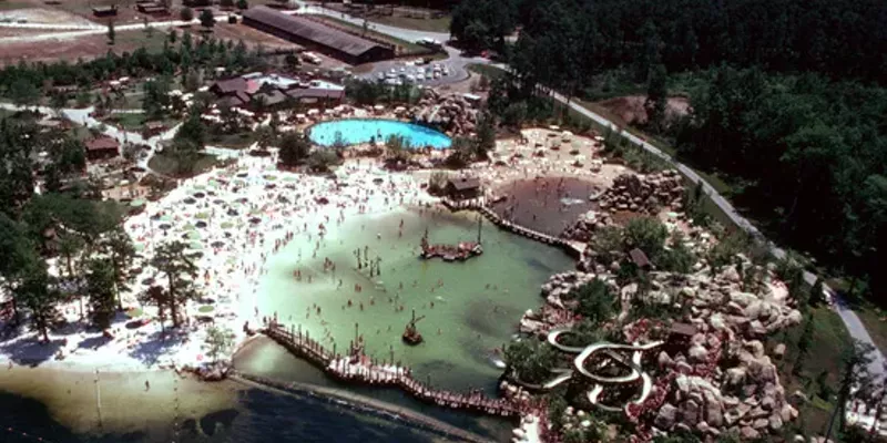 Abandoned Disney Water Park Still Lights Up Best Rangda Ngora Disney S Fotten Water Park River Country May Soon Bee High End