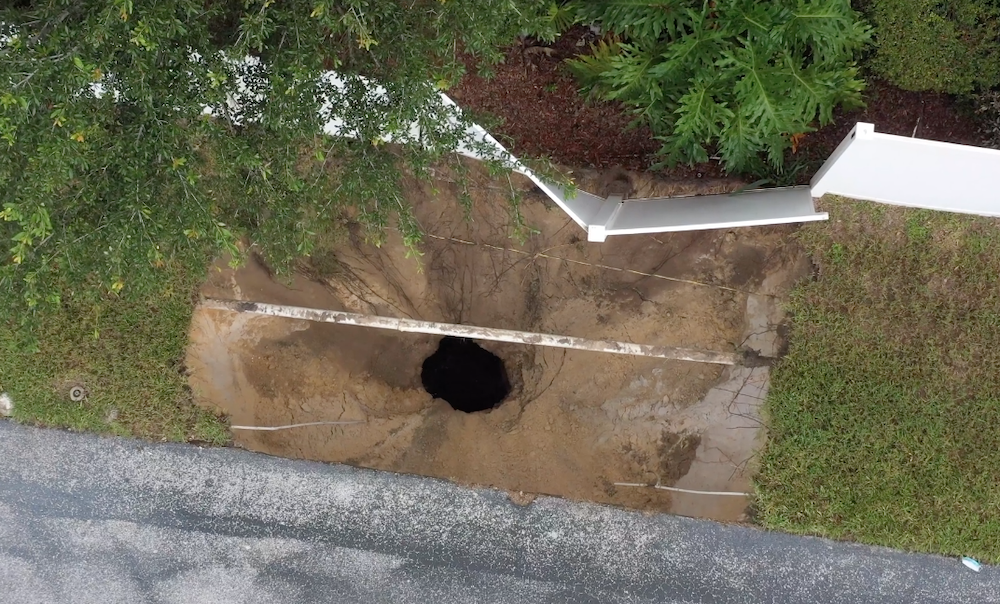 Definitely Not Apocalyptic Giant Hole In Pasco County Seems To Be Growing By The Day Blogs
