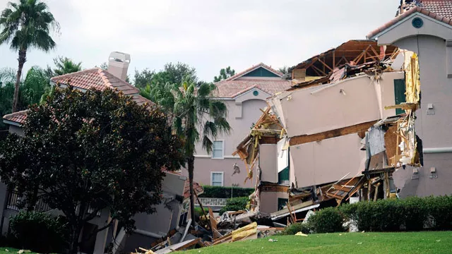 A Florida Sinkhole Swallows Homes Cars A Pool Remembering