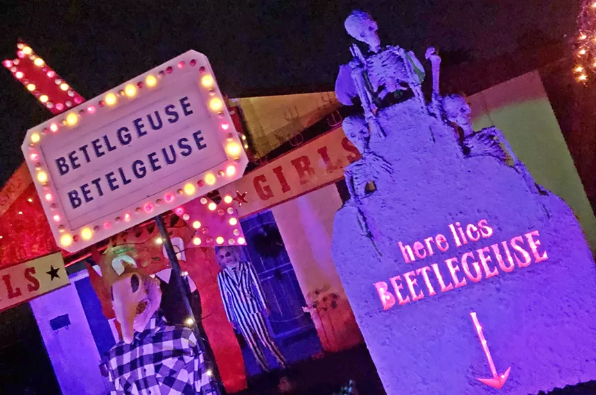 The 20 Best Haunted Houses And Halloween Displays In Phoenix In 2021