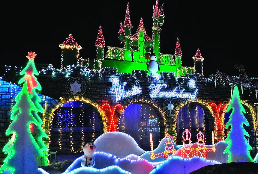 The Birkett family’s annual display in Scottsdale. - BENJAMIN LEATHERMAN