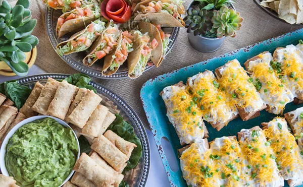 A Whole Bunch of Dining and Drinking Deals in Phoenix This Labor Day Weekend