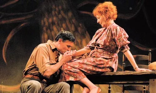 Moon phases in: Robert Cuccioli (left) and Jane Alexander.