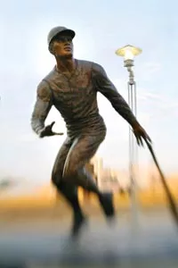 hg2_clemente_statue.jpg