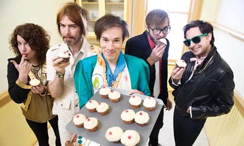 21_sl_ofmontreal.jpg