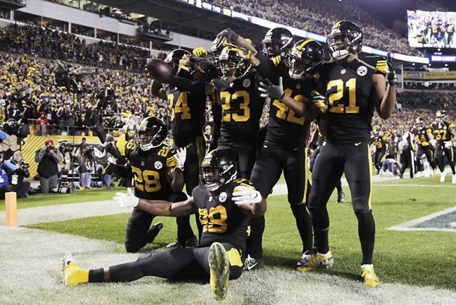 Pylon Pics: Pittsburgh Steelers win in their reintroduction to the Patriots