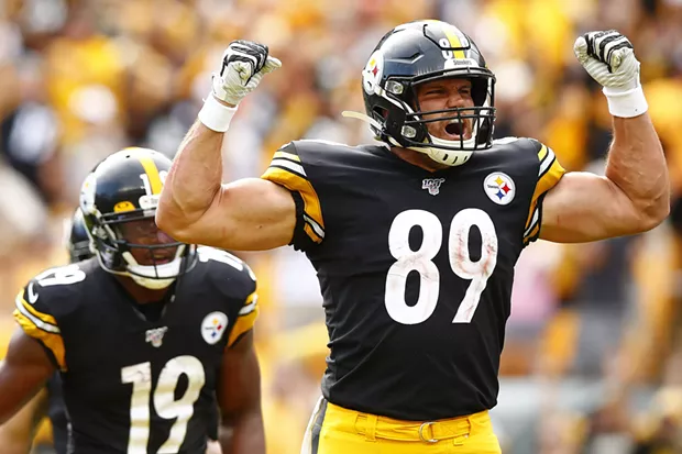 Pylon Pics: Rudolph takes reins to Steelers sleigh in loss 