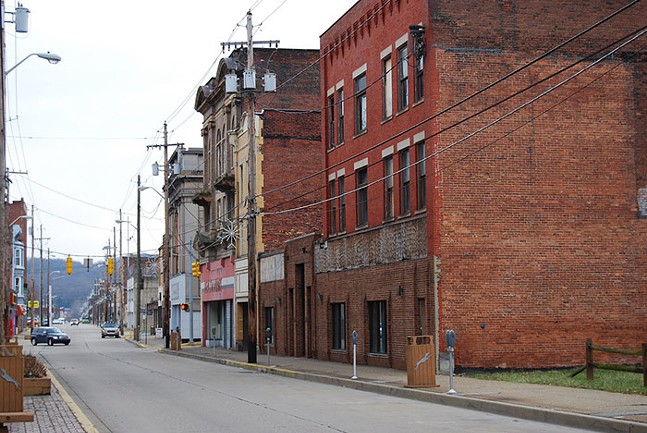 A Monessen elegy: the political struggles and controversy of managing a declining Rust Belt town