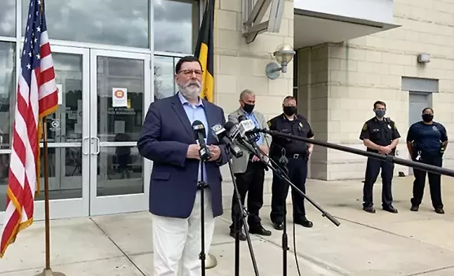 Pittsburgh Police, Peduto respond to protest marshal arrested by rifle-carrying officers in unmarked van during Saturday protest (2)