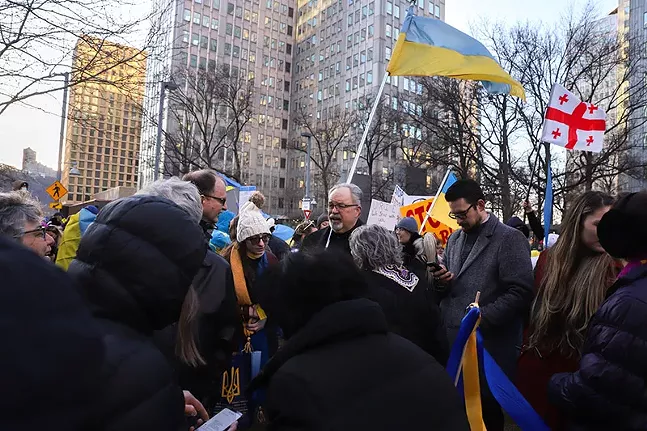 Hundreds rally in Downtown Pittsburgh to support Ukraine (7)