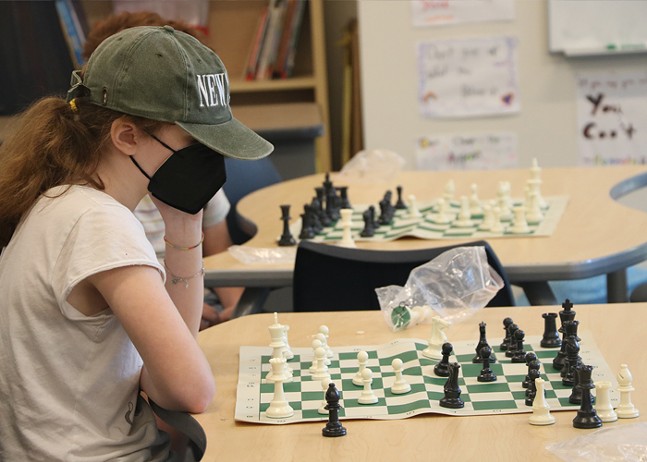 Queens Gambit เคลื่อนไหวอย่างมีกลยุทธ์ด้วย Chess Fest ครั้งแรกใน Pittsburgh
