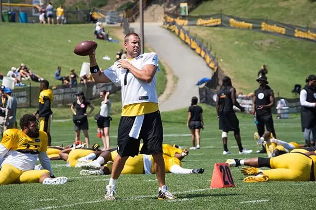 Steelers holdout Bell hints at September 1 return in Tweet