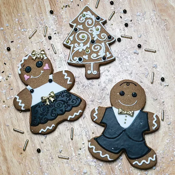 Pittsburgh holiday cookies from Bella Christie and Lil’ Z’s Sweet Boutique in Lawrenceville - CP PHOTO: JOHN COLOMBO