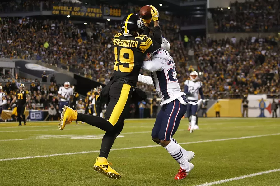 juju smith-schuster with an important third down catch on a