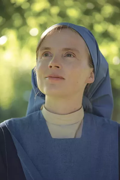 Isabell Carré postrays Sister Marguerite