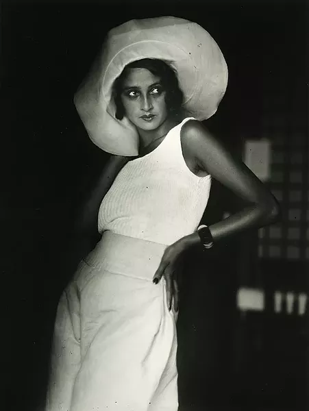 Fast Cars and Femme Fatales, “Renee. Biarritz, August 1930” - JACQUES HENRI LARTIGUE© MINISTÈRE DE LA CULTURE FRANCE/AAJHL