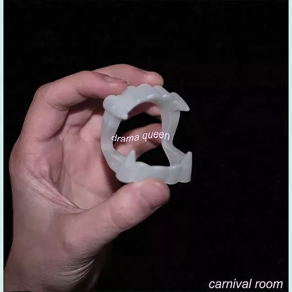 musicside_carnivalroom_09.jpg
