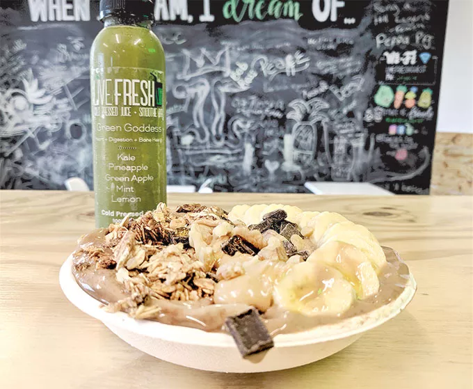 Green Goddess juice and cocoa banana nut Bliss Bowl - CP PHOTO: MAGGIE WEAVER