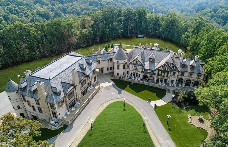 Can we please talk about this ridiculous sprawling mansion in Gibsonia? 