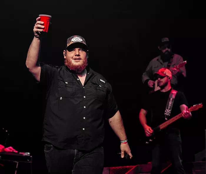 Concert photos Luke Combs with Wallen at PPG Paints Arena