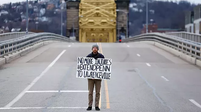 Pgh Bike Jam blocks traffic in protest of critical bicycle collision (2)