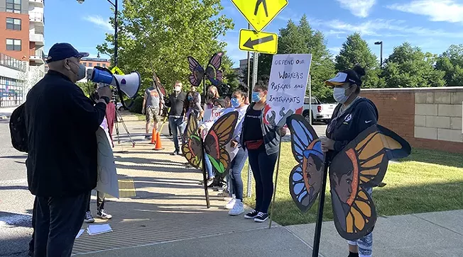 Protesters urge reopening of Pittsburgh immigration court - Vimarsana News