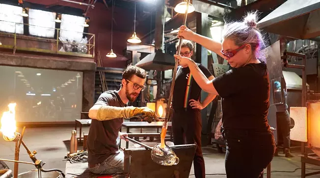 Pittsburgh glassblowing artist appears on Netflix competition show Blown Away - Vimarsana News