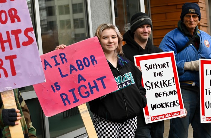 Workers at Portland's Living Room Theaters Vote to Form an Independent Union - Vimarsana News