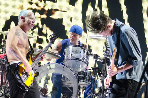 Red Hot Chili Peppers At Scottrade Center 5 25 12 Review Photos And Setlist Music Blog Red Hot Chili Peppers At Scottrade Center 5 25 12 Review Photos And Setlist Music Blog