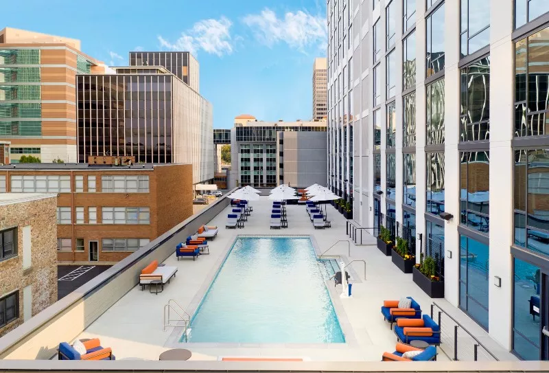 Get ready to lounge at Le Meridien. - LE MERIDIEN