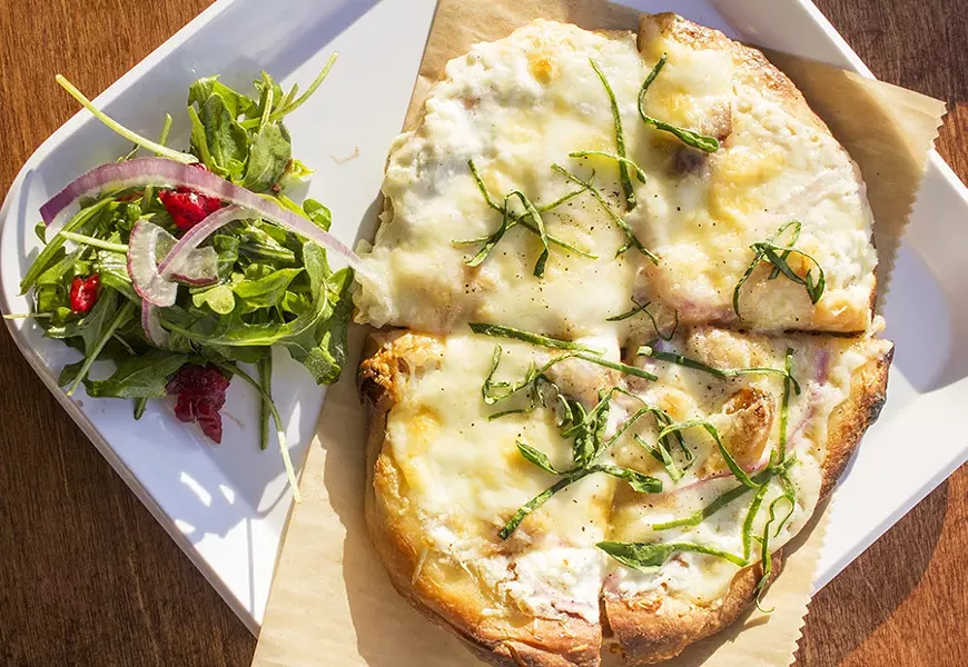 Pizza bianca. - MABEL SUEN