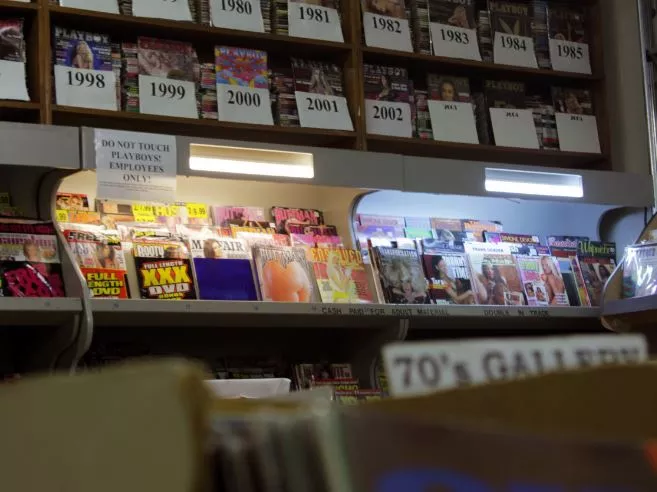 Book Store - St. Louis Booksellers Close Up Shop After Half Century. 