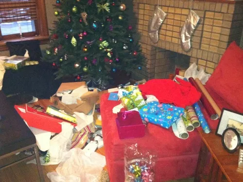Posted By Lindsay Toler On Thu Dec 19 2013 At 600 AM Thieves Ransack The Plummers Christmas Gifts