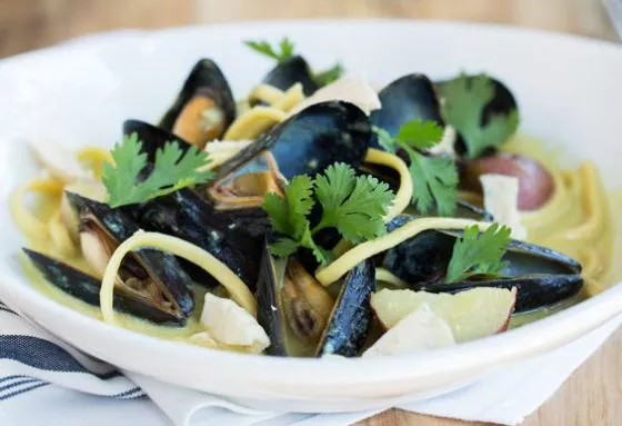 The 9 Best Seafood Restaurants In St Louis Food Blog The Libertine S Mussels With Lo Mein Noodles Squid Lins And Coconut Milk Laksa