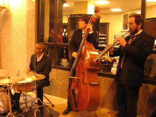 Dave Stone Trio -- not playing at Mangia -- but playing outside downtown. - IMAGE SOURCE