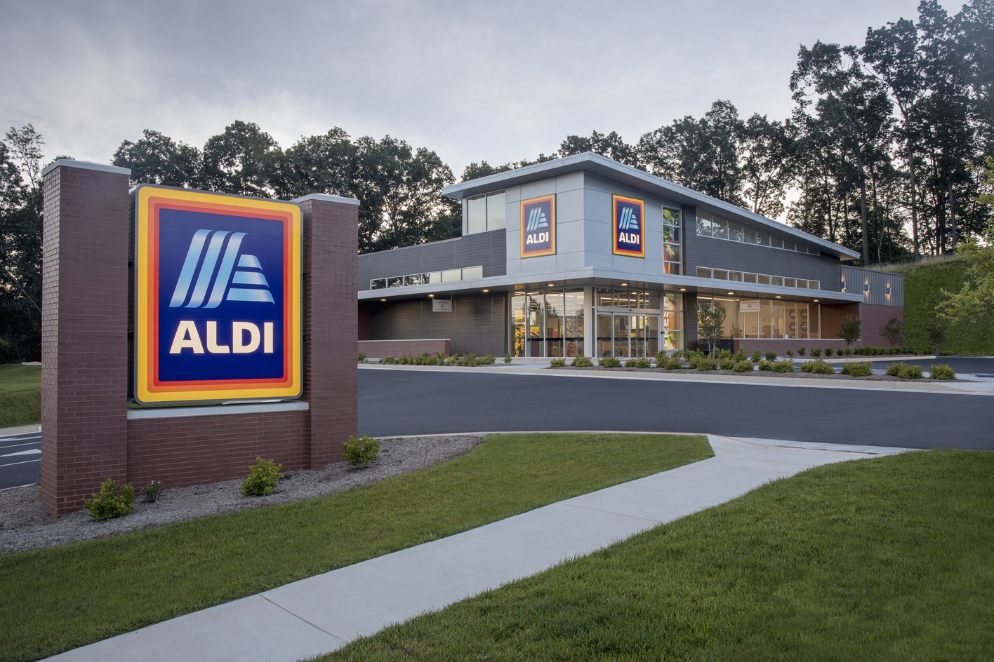 Aldi Grocery Stores Now Offering Cheap-Ass Curbside Pickup in St. Louis | News Blog
