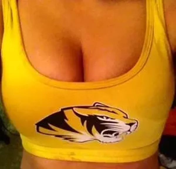 Rebecca s office free nude pictures When are the nude scenes in harold and kumar